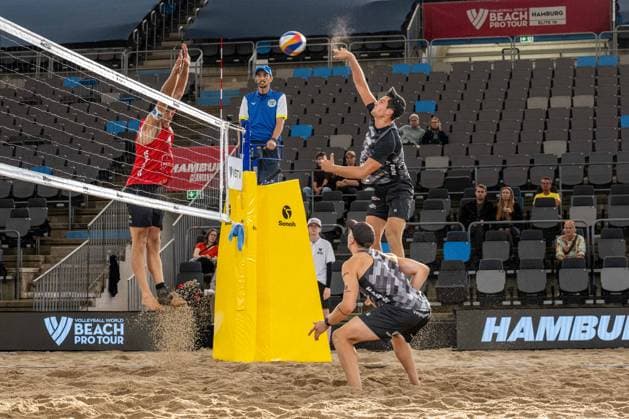 Beach Pro Tour Elite 16 Hamburg, 27 08 2025 Sven Winter Player No 2, GER , Lukas Pfretzschner L Player No 1 Beach Pro Tour Elite 16 Hamburg on 27 08 2025 Copyright: xBEAUTIFULxSPORTS PeterxWeberx