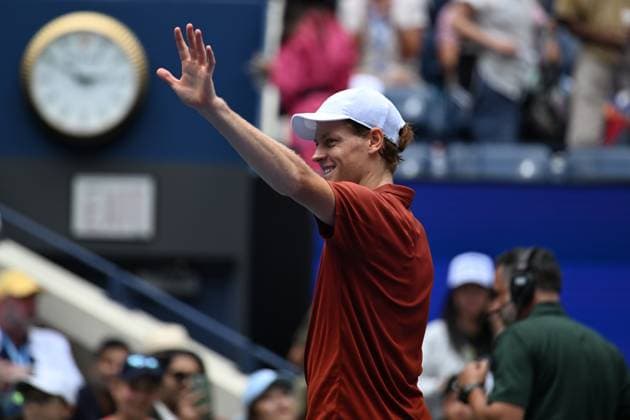 (250827) -- NEW YORK, Aug. 27, 2025 -- Jannik Sinner of Italy celebrates after the men s singles first round match against Vit Kopriva of the Czech Republic at the 2025 US Open tennis championships in New York, the United States, on Aug. 26, 2025. ) (SP)U.S.-NEW YORK-TENNIS-US OPEN-MEN S SINGLES LixRui 