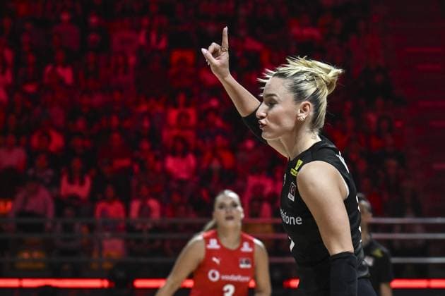Turkiye v Canada - FIVB Women’s World Volleyball Championship NAKHON RATCHASIMA, THAILAND - AUGUST 27: Gizem Orge (1) of Turkiye celebrates after a point during the FIVB Women s Volleyball World Championship, WM, Weltmeisterschaft match between Turkiye and Canada at Korat Chatchai Hall in Nakhon Ratchasima, Thailand, on August 27, 2025. Mustafa Hatipoglu Anadolu Nakhon Ratchasima Thailand. Editorial use only. Please get in touch for any other usage.  Copyright: x2025xAnadoluxMustafaxHatipoglux