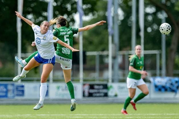 UEFA Women s Champions League Second Qualifying Round Semi-Final, Sportpark Schreurserve, Enschede, The Netherlands 27 8 2025 Athlone Town vs Breidablik Madison Gibson of Athlone Town AFC and Samantha Rose Smith of BreiÃ°ablik battles for the ball Madison Gibson and Samantha Rose Smith 27 8 2025  Copyright: x INPHO FrankxUijlenbroekx FU1_5859 20250827