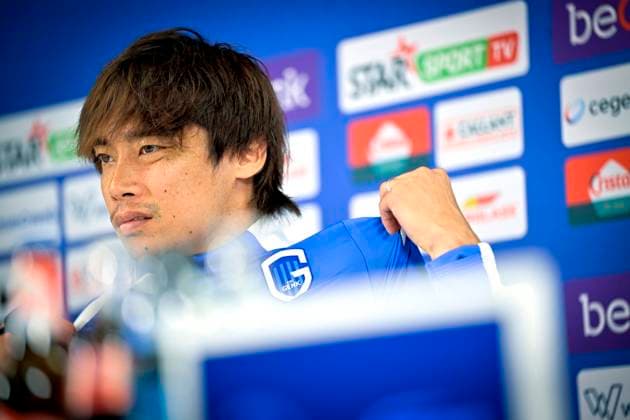 Racing Genk v Lech Poznan - UEFA Europa League Media Activities 27 08 2025 GENK, BELGIUM - AUGUST 27 : Fink Thorsten head coach and Ito Junya forward of KRC Genk talking to the press during a press conference, PK, Pressekonferenz ahead of the UEFA Europa League 2025 26 play-off round first leg between Racing Genk and Lech Poznan on August 27, 2025 in Genk, Belgium, 27 08 2025 Genk Belgium  Copyright: xSesx