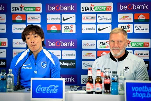 Racing Genk v Lech Poznan - UEFA Europa League Media Activities 27 08 2025 GENK, BELGIUM - AUGUST 27 : Fink Thorsten head coach and Ito Junya forward of KRC Genk talking to the press during a press conference, PK, Pressekonferenz ahead of the UEFA Europa League 2025 26 play-off round first leg between Racing Genk and Lech Poznan on August 27, 2025 in Genk, Belgium, 27 08 2025 Genk Belgium  Copyright: xSesx
