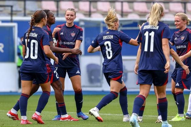 250827 UWCL ROSENGARD VS LJUBOTEN Rosengard players congratulating Anam Imo (24) of FC Rosengard for her goal from penalty (1-0) pictured during women™s soccer match between FC Rosengard (SWE) and ZFK Ljuboten (MKD), group 3, second qualifying round of Women™s Champions League 2025-2026 on Wednesday 27 August 2025 in Leuven, Belgium. PHOTO SPORTPIX SEVIL OKTEM LEUVEN DEN DREEF VLAAMS BRABANT BELGIUM  Copyright: xSportpix.bex xSevilxOktemxSevilxOktemx