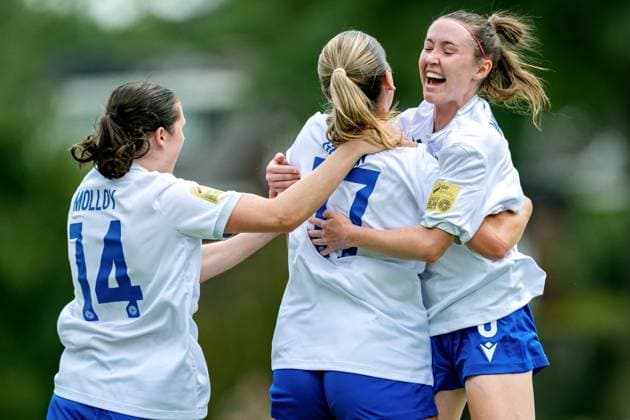 UEFA Women s Champions League Second Qualifying Round Semi-Final, Sportpark Schreurserve, Enschede, The Netherlands 27 8 2025 Athlone Town vs Breidablik Athlone Town™s Madison Gibson, Hannah Waesch and Roisin Molloy celebrates the team™s first goal Madison Gibson, Hannah Waesch and Roisin Molloy celebrates the team™s first goal 27 8 2025  Copyright: x INPHO FrankxUijlenbroekx FU1_6596 20250827