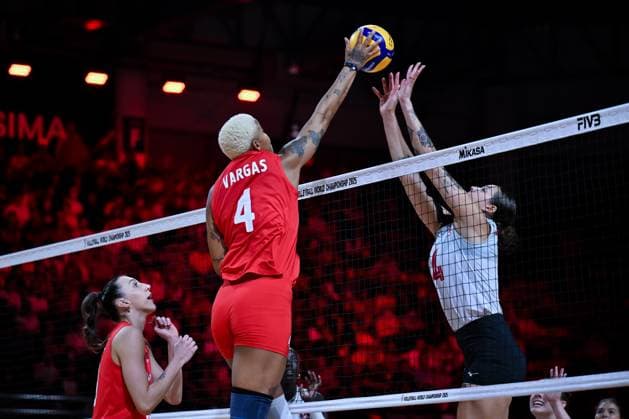 Turkiye v Canada - FIVB Women’s World Volleyball Championship NAKHON RATCHASIMA, THAILAND - AUGUST 27: Melissa Teresa Vargas (4) of Turkiye in action during the FIVB Women s Volleyball World Championship, WM, Weltmeisterschaft match between Turkiye and Canada at Korat Chatchai Hall in Nakhon Ratchasima, Thailand, on August 27, 2025. Mustafa Hatipoglu Anadolu Nakhon Ratchasima Thailand. Editorial use only. Please get in touch for any other usage.  Copyright: x2025xAnadoluxMustafaxHatipoglux