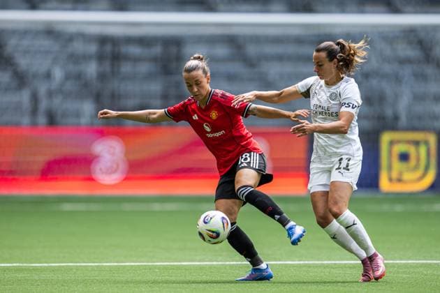 250827 Julia Zigiotti Olme of Manchester United and Renate Jansen of PSV Eindhoven during the UEFA Women s Champions League qualifying match between Manchester United and PSV Eindhoven on August 27, 2025 in Stockholm Photo Jonathan Näckstrand BILDBYRAN COP 94 JN0223 fotboll football soccer fotball uefa womens champions league manchester united wfc psv eindhoven dam bbeng  Copyright: JONATHANxNÄCKSTRAND BB250827JN065