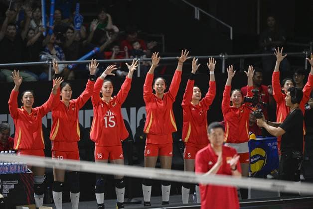 (250827) -- CHIANG MAI, Aug. 27, 2025 -- Players of China gesture during the Preliminary Phase Pool F match between China and the Dominican Republic at the Volleyball Women s World Championship, WM, Weltmeisterschaft in Chiang Mai, Thailand, Aug. 27, 2025. ) (SP)THAILAND-CHIANG MAI-VOLLEYBALL-WOMEN S WORLD CHAMPIONSHIP-CHINA VS THE DOMINICAN REPUBLIC HouxZhaokang 