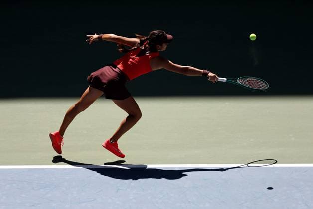 Emma Raducanu of GB in action 2025 US Open, Day Four, USTA Billie Jean King National Tennis Center, New York, USA - 27 Aug 2025New York USTA Billie Jean King National T New York (NY) United States of America  Copyright: xEllaxLing Shutterstockx 15457573d