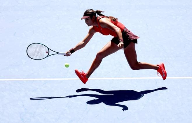 Emma Raducanu of GB in action 2025 US Open, Day Four, USTA Billie Jean King National Tennis Center, New York, USA - 27 Aug 2025New York USTA Billie Jean King National T New York (NY) United States of America  Copyright: xEllaxLing Shutterstockx 15457573e