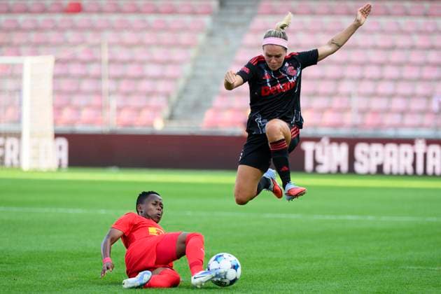Bongeka Gamede of Nordsjaelland, left, and Franny Cerna of Sparta in action during the second qualifying round of women s Champions League, semi-finals match Sparta Praha vs Nordsjaelland in Prague, Czech Republic, August 27, 2025. (CTKxPhoto MichalxKamaryt) CTKPhotoP2025082706437  CTKPhotoP2025082706437