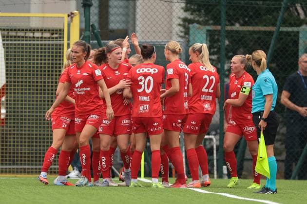 Milan, Italy, 27th August 2025. Dilja Yr Zomers of SK Brann celebrates with team mates after scoring to level the game at 1-1 during the SK Brann vs FC Internazionale Women UEFA Womens Champions League match at Youth Development Centre, Milan. Picture credit should read: Jonathan Moscrop Sportimage EDITORIAL USE ONLY. No use with unauthorised audio, video, data, fixture lists, club league logos or live services. Online in-match use limited to 120 images, no video emulation. No use in betting, games or single club league player publications. SPI_012_JM_SKBRANN_INTER_UWCL SPI-4080-0012