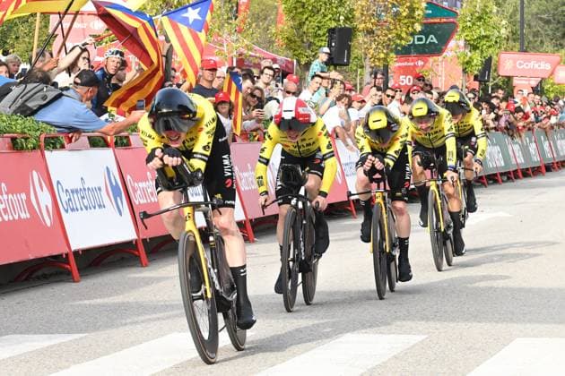 The Vuelta Ciclista a Espana 2025 as it passes through Figueres Girona Five cyclists of the Visma Lease a Bike team arrive at the finish line of the team time trial, during the Vuelta 2025 as it passes through Figueres, on August 27, 2025, in Figueres, Girona, Catalonia Spain The Vuelta Ciclista a Espana turns 90 years old in its 80th edition, visiting three countries Italy, France and Andorra along with ten Autonomous Communities of Spain, France and Andorra along with ten Autonomous Communities It started last Saturday August 23 in Turin Italy and will end on September 14 through the streets of Madrid, with a design focused on the northern half of the Spanish territory 27 AUGUST 2025 CATALONIA CYCLISM BICYCLISTS CYCLISTS STAGE VUELTA A ESPAÑA VUELTA CICLISTA DEPORTE CONTRARRELOJ CRONO POR EQUIPOS Glòria Sá Figueres, Girona Catalunya Catalunya Figueres, Girona Catalunya Catalunya Espana Copyright: xGlòriaxSanchezx 6918395