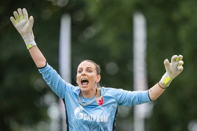 Enschede, Netherlands, August 27th 2025: Goalkeeper Andrea Manojlovic (1 Crvena Zvezda) shouting during the UEFA Womens Champions League Second Qualifying Round football game between FC Twente and Crvena Zvezda at Sportpark Schreurserve in Enschede, Netherlands. (Leiting Gao SPP) Copyright: xLeitingxGaox xSPPx spp-en-LeGaSp-LGext20250827-7846bsr