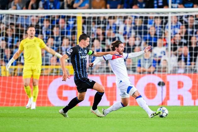 Club Brugge v Rangers FC - UEFA Champions League BRUGGE, BELGIUM - AUGUST 27 : Rothwell Joe midfielder of Rangers FC and Vanaken Hans midfielder of Club Brugge in action during the UEFA Champions League 2025 26 play-off round second leg between Club Brugge and Rangers FC on August 27, 2025 in Brugge, Belgium, 27 08 2025 Brugge Belgium  Copyright: xTomasxSiskx