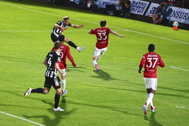 Charles Vernam of Grimsby Town scores to make it 1-0 Grimsby Town v Manchester United, ManU EFL Carabao Cup, Second Round, Football, Blundell Park, Grimsby, UK - 27 Aug 2025Grimsby Blundell Park United Kingdom EDITORIAL USE ONLY No use with unauthorised audio, video, data, fixture lists, club league logos or live services. Online in-match use limited to 120 images, no video emulation. No use in betting, games or single club league player publications.  Copyright: xPaulxCurrie Shutterstockx 15457582ay