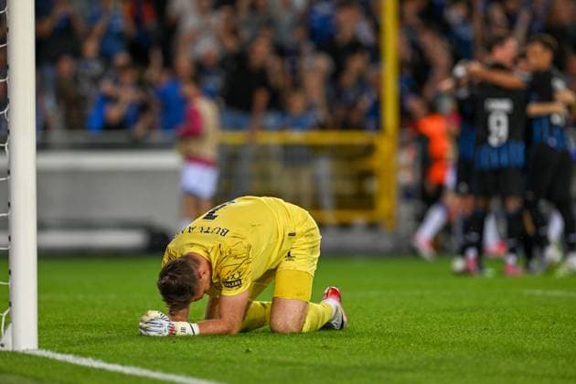 250827 Club Brugge vs Glasgow Rangers goalkeeper Jack Butland (1) of Rangers looking dejected and disappointed after conceding the 2-0 goal during the Uefa Champions League play offs second leg game in season 2025 - 2026 between Club Brugge KV and Glasgow Rangers on August 27 , 2025 in Brugge, Belgium. (Photo by David Catry Isosport) Brugge Belgium  Copyright: xDavidxCatryx 20250827DSC_9806