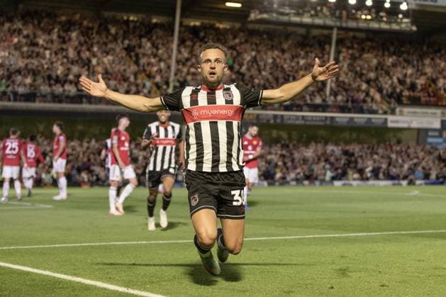 Grimsby Town FC v Manchester United, ManU EFL Cup 27 08 2025. GOAL 1 - 0 Charles Vernam of Grimsby Town scores a goal and celebrates during the EFL Cup match between Grimsby Town FC and Manchester United at Blundell Park, Grimsby, United Kingdom on 27 August 2025. Editorial use only DataCo restrictions apply See www.football-dataco.com , Copyright: xJezxTighex PSI-22699-0061