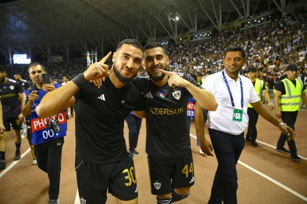 Qarabag celebrate Champions League qualification after victory over Ferencvaros in Baku BAKU, AZERBAIJAN - AUGUST 27: Qarabag players celebrate with their fans after defeating Hungary’s Ferencvaros to qualify for the UEFA Champions League during the play-off round match between Qarabag and Ferencvaros in Baku, Azerbaijan on August 27, 2025. Resul Rehimov Anadolu Baku Azerbaijan. Editorial use only. Please get in touch for any other usage.  Copyright: x2025xAnadoluxResulxRehimovx