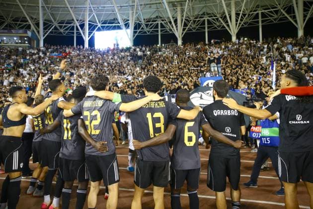 Qarabag celebrate Champions League qualification after victory over Ferencvaros in Baku BAKU, AZERBAIJAN - AUGUST 27: Qarabag players celebrate with their fans after defeating Hungary’s Ferencvaros to qualify for the UEFA Champions League during the play-off round match between Qarabag and Ferencvaros in Baku, Azerbaijan on August 27, 2025. Resul Rehimov Anadolu Baku Azerbaijan. Editorial use only. Please get in touch for any other usage.  Copyright: x2025xAnadoluxResulxRehimovx