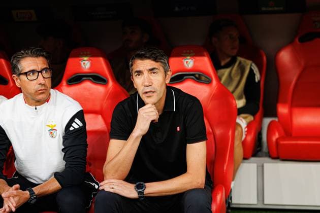 Bruno Lage seen during Champions League qualifying game between SL Benfica and Fenerbahce SK (Maciej Rogowski) Lisbon Estadio Da Luz Portugal Copyright: xMaciejxRogowskix slbfener2526-5