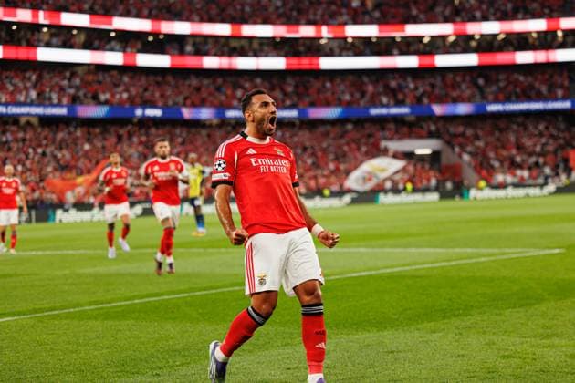 Vangelis Pavlidis seen celebrating after scoring goal during Champions League qualifying game between SL Benfica and Fenerbahce SK (Maciej Rogowski) Lisbon Estadio Da Luz Portugal Copyright: xMaciejxRogowskix slbfener2526-15