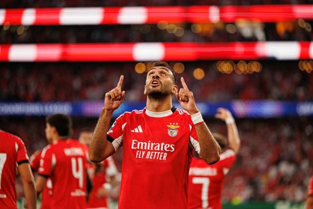 Vangelis Pavlidis seen celebrating after scoring goal during Champions League qualifying game between SL Benfica and Fenerbahce SK (Maciej Rogowski) Lisbon Estadio Da Luz Portugal Copyright: xMaciejxRogowskix slbfener2526-23