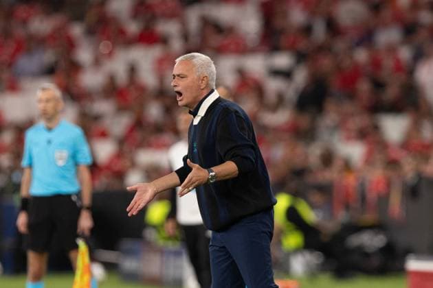 Jose Mourinho seen during Champions League qualifying game between SL Benfica and Fenerbahce SK (Maciej Rogowski) Lisbon Estadio Da Luz Portugal Copyright: xMaciejxRogowskix slbfener2526-34