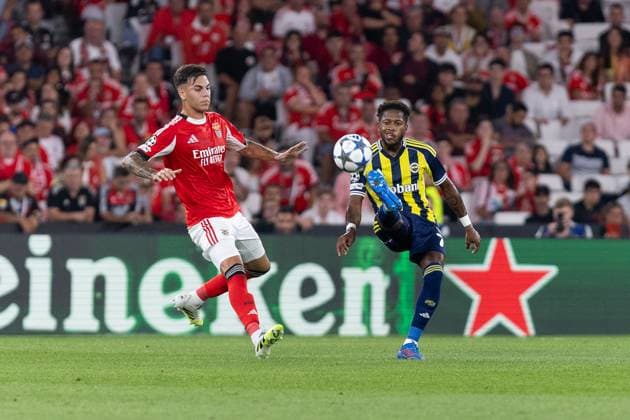 August 27, 2025, Lisbon, Lisbon, Portugal: Benfica midfielder from Argentina ENZO BARRENECHEA (5) and Fenerbahce midfielder from Brazil FRED (7) during the game for the 2nd Leg of Playoff qualifier of the UEFA Champions League between Benfica and Fenerbahce at Estadio da Luz Lisbon Portugal - ZUMAs359 20250827_zsp_s359_020 Copyright: xAlexandrexdexSousax