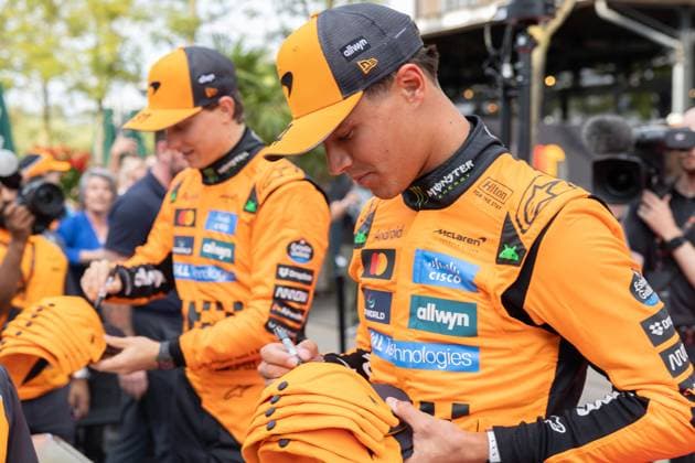 Amsterdam, The Netherlands, 2025-08-27 17:23:31 August 27, 2025, Westergas, Amsterdam, NL. Mastercard McLaren Formula 1 fan event. Pictured: Lando Norris and Oscar Piastri. Photo: NL Beeld David Heukers Credit: NL Beeld Heukers Media  Copyright: xx x