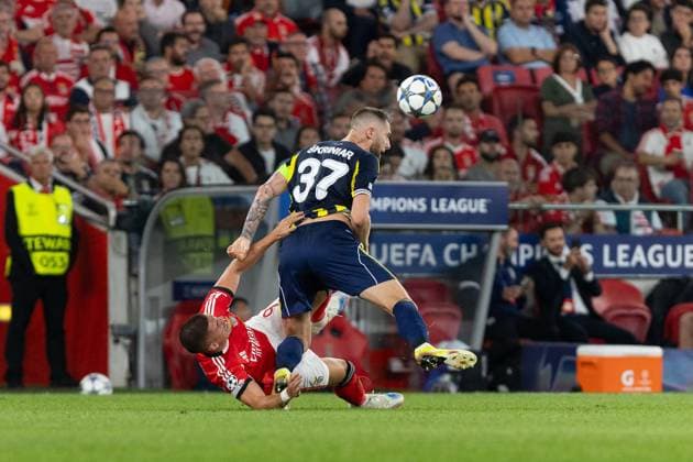 August 27, 2025, Lisbon, Lisbon, Portugal: Benfica forward from Croatia FRANJO IVANOVIC (9) and Fenerbahce defender from Slovakia MILAN SKRINIAR (37) in action during the game for the 2nd Leg of Playoff qualifier of the UEFA Champions League between Benfica and Fenerbahce at Estadio da Luz Lisbon Portugal - ZUMAs359 20250827_zsp_s359_051 Copyright: xAlexandrexdexSousax