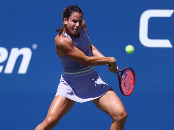 2025 US Open Tennis Championships, Day Four, Billy Jean-King Tennis Centre, Flushing Meadows, New York, USA, 27 08 2025 Emma Navarro (USA) in action during her second round match against Caty McNally (USA) in the 2025 US Open at Flushing Meadows New York Billy Jean King Tennis Centre, Flushing Meadows New York USA Copyright: xMarkxGreenwoodx