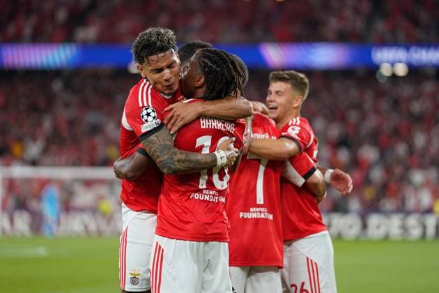 UEFA CHAMPIONS LEAGUE: BENFICA x FENERBAHCE Richard Rios of SL Benfica (L), Leandro Barreiro of SL Benfica (C), Kerem Akturkoglu of SL Benfica (C) and Samuel Dahl of SL Benfica (R) celebrates the goal during UEFA Champions League 2025 26 Play-offs 2nd leg between SL Benfica and Fenerbahce SK at Estadio da Luz in Lisbon, Portugal. 27 08 2025 Lisbon Estadio da Luz Lisbon Portugal Copyright: xBrunoxdexCarvalhox