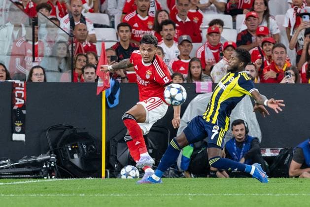 August 27, 2025, Lisbon, Lisbon, Portugal: Benfica midfielder from Colombia RICHARD RIOS (20) and Fenerbahce midfielder from Brazil FRED (7) in action during the game for the 2nd Leg of Playoff qualifier of the UEFA Champions League between Benfica and Fenerbahce at Estadio da Luz Lisbon Portugal - ZUMAs359 20250827_zsp_s359_182 Copyright: xAlexandrexdexSousax