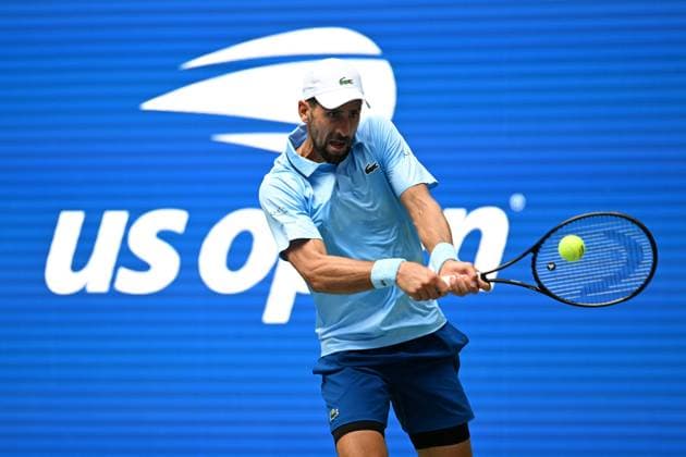 (250828) -- NEW YORK, Aug. 28, 2025 -- Novak Djokovic of Serbia returns a shot during the men s singles second round match against Zachary Svajda of the United States at the 2025 US Open tennis championships in New York, the United States, on Aug. 27, 2025. ) (SP)U.S.-NEW YORK-TENNIS-US OPEN-MEN S SINGLES LixRui 