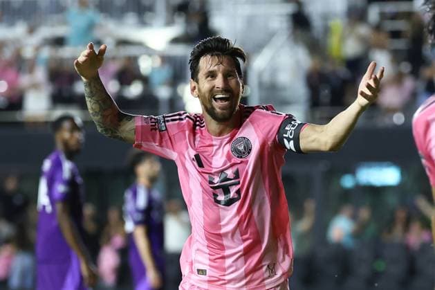 FT. LAUDERDALE, FL - AUGUST 27: Inter Miami forward Lionel Messi (10) celebrates a goal by Inter Miami midfielder Telasco Segovia (8) in the second half during the match between Orlando City and Inter Miami CF on Wednesday, August 27, 2025 at Chase Stadium in Fort Lauderdale, Fla. (Photo by Peter Joneleit Icon Sportswire) SOCCER: AUG 27 Leagues Cup Semifnals Inter Miami vs Orlando City EDITORIAL USE ONLY Icon250827023