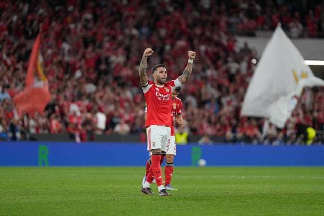 August 27, 2025, Lisbon, Portugal: Nicolas Otamendi of SL Benfica celebrates their victory during UEFA Champions League 2025 26 Play-offs 2nd leg between SL Benfica and Fenerbahce SK at Estadio da Luz. Final score SL Benfica 1 : 0 Fenerbahce SK Lisbon Portugal - ZUMAs197 20250827_aaa_s197_627 Copyright: xBrunoxdexCarvalhox