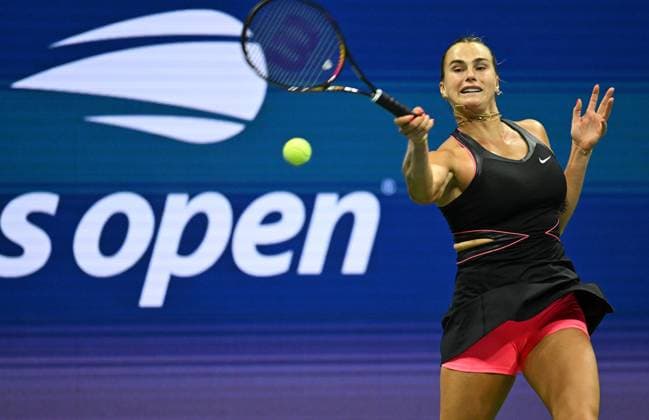(250828) -- NEW YORK, Aug. 28, 2025 -- Aryna Sabalenka hits a return during the women s singles second round match between Aryna Sabalenka of Belarus and Polina Kudermetova of Russia at the 2025 US Open tennis championships in New York, the United States, on Aug. 27, 2025. ) (SP)U.S.-NEW YORK-TENNIS-US OPEN-WOMEN S SINGLES LixRui 