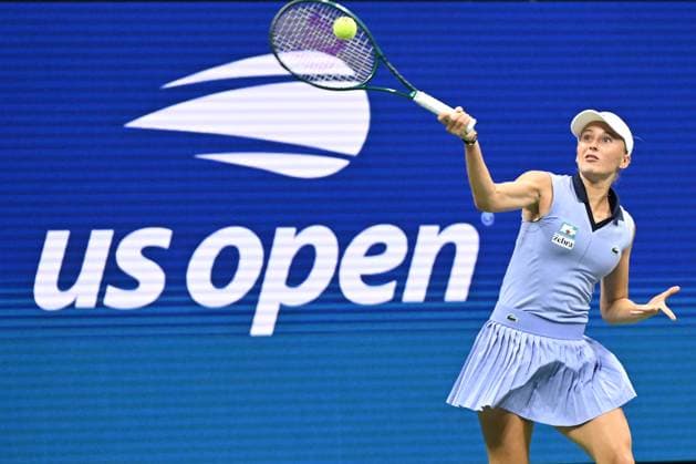 (250828) -- NEW YORK, Aug. 28, 2025 -- Polina Kudermetova hits a return during the women s singles second round match between Aryna Sabalenka of Belarus and Polina Kudermetova of Russia at the 2025 US Open tennis championships in New York, the United States, on Aug. 27, 2025. ) (SP)U.S.-NEW YORK-TENNIS-US OPEN-WOMEN S SINGLES LixRui 