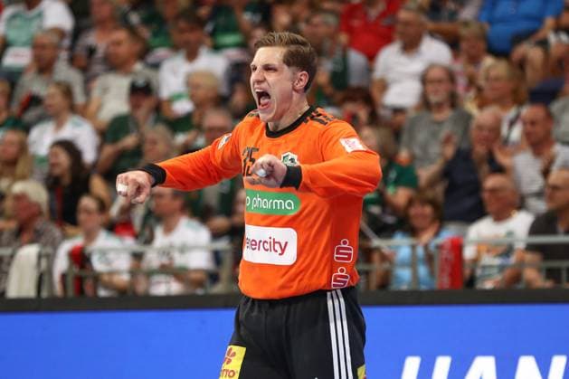 27 08 2025, xgox, Handball Daikin HBL TSV Hannover Burgdorf VfL Gummersbach emspor, v l Joel Birlehm Hannover, 35 cheers over held ball, defended, held, Torhueter Hannover