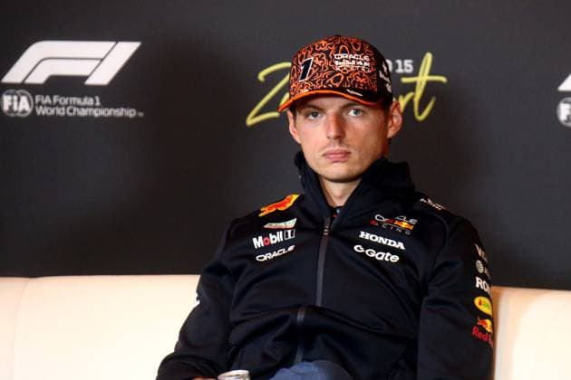 28 08 2025, xsvx, Motorsport FIA Formula 1, 2025 Dutch Grand Prix v l Max Verstappen Oracle Red Bull Racing starting number 1 at the press conference FIA REGULATIONS PROHIBIT ANY USE OF PHOTOGRAPHS as IMAGE SEQUENCES and or QUASI VIDEO Zandvoort