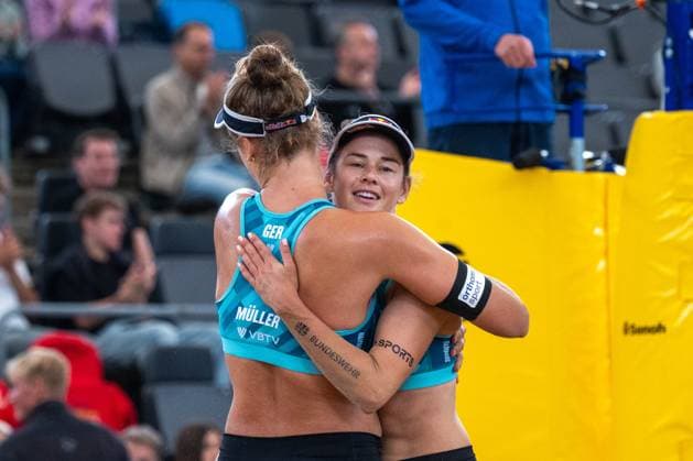 Beach Pro Tour Elite 16 Hamburg, 28 08 2025 Cinja Tillmann Player No 2, GER , Svenja Müller Player No 1 Beach Pro Tour Elite 16 Hamburg on 28 08 2025 Copyright: xBEAUTIFULxSPORTS PeterxWeberx