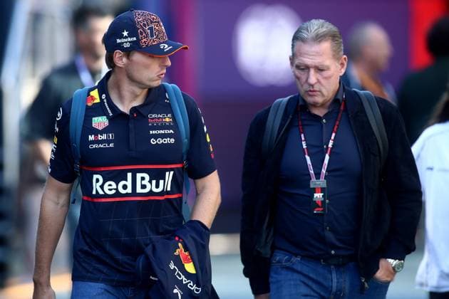 28 08 2025, xsvx, Motorsport FIA Formula 1, 2025 Dutch Grand Prix v l Jos and Max Verstappen Oracle Red Bull Racing starting number 1 FIA REGULATIONS PROHIBIT ANY USE OF PHOTOGRAPHS as IMAGE SEQUENCES and or QUASI VIDEO Zandvoort