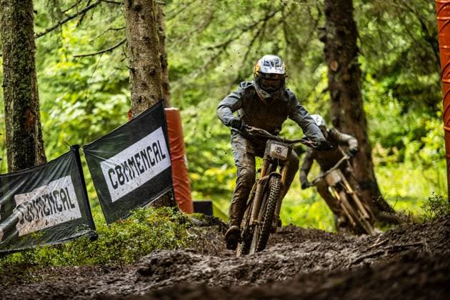 Whoop UCI Downhill Worldcup Les Gets VERMETTE Asa FRAMEWORKS RACING 5DEVat Whoop UCI Downhill Worldcup Les Gets , 28 08 2025,in Les Gets ,FRA Photo Sebastian Sternemann