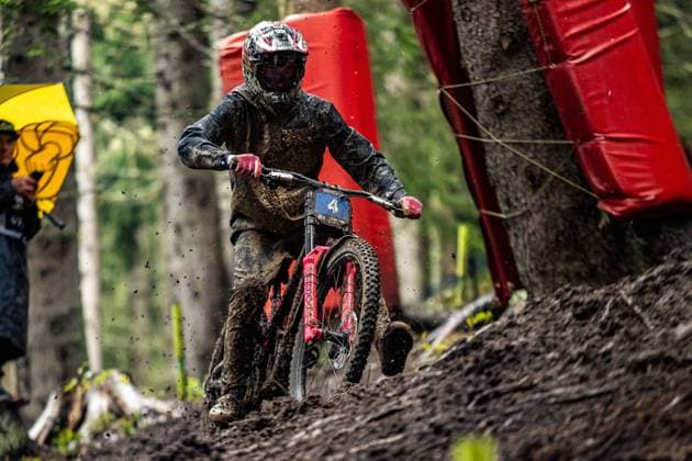 Whoop UCI Downhill Worldcup Les Gets PIERRON Amaury COMMENCAL MUC OFF BY RIDING ADDICTIONat Whoop UCI Downhill Worldcup Les Gets , 28 08 2025,in Les Gets ,FRA Photo Sebastian Sternemann
