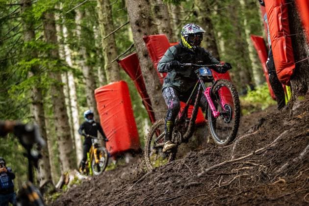 Whoop UCI Downhill Worldcup Les Gets VERGIER Loris COMMENCAL MUC OFF BY RIDING ADDICTIONat Whoop UCI Downhill Worldcup Les Gets , 28 08 2025,in Les Gets ,FRA Photo Sebastian Sternemann