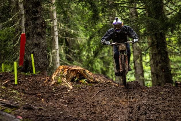 Whoop UCI Downhill Worldcup Les Gets HATTON Charlie CONTINENTAL ATHERTONat Whoop UCI Downhill Worldcup Les Gets , 28 08 2025,in Les Gets ,FRA Photo Sebastian Sternemann