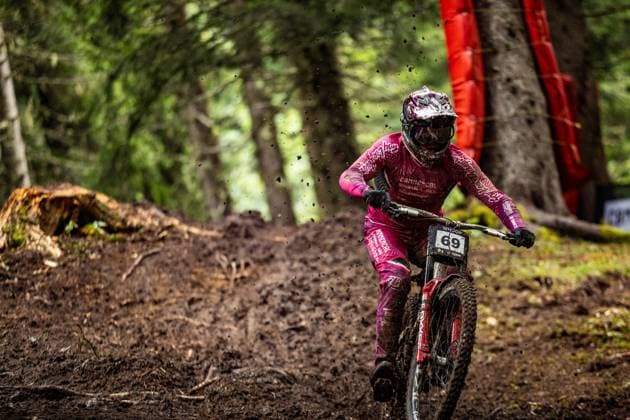 Whoop UCI Downhill Worldcup Les Gets PIERCY Jack COMMENCAL SCHWALBE BY LES ORRESat Whoop UCI Downhill Worldcup Les Gets , 28 08 2025,in Les Gets ,FRA Photo Sebastian Sternemann