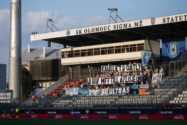 250828 Fans of Malmö FF with a banner during the second leg UEFA Europa League play off football match between SK Sigma Olomouc and Malmö FF on August 28, 2025 in Olomouc Photo Petter Arvidson BILDBYRAN kod PA PA1072 fotboll football soccer fotball uefa europa league europa league malmö ff sk sigma olomouc bbeng playoff publik  Copyright: PETTERxARVIDSON BB250828PA094