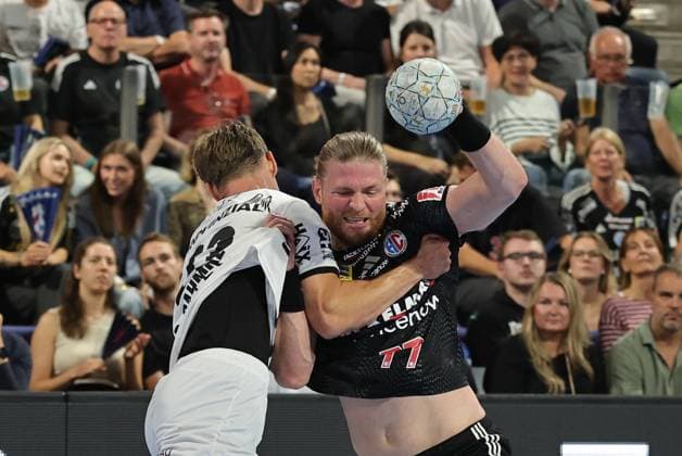 28 08 2025 Handball 1 Bundesliga DAIKIN HBL Season 2025 2026 01 Matchday HC Erlangen Metropolregion Nürnberg HCE THW Kiel DaMa xdaxmax Rune Dahmke 23, THW Kiel Maciej Gebala 77, HC Erlangen HCE