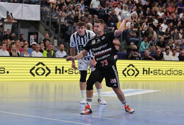28 08 2025 Handball 1 Bundesliga DAIKIN HBL Season 2025 2026 01 Matchday HC Erlangen Metropolregion Nürnberg HCE THW Kiel DaMa xdaxmax Viggo Kristjansson 73, HC Erlangen HCE